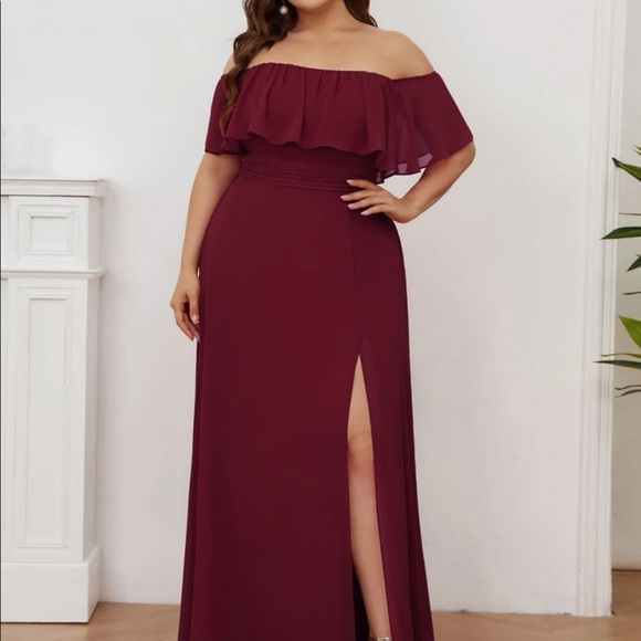 Long burgundy dress - Picture 3 of 5